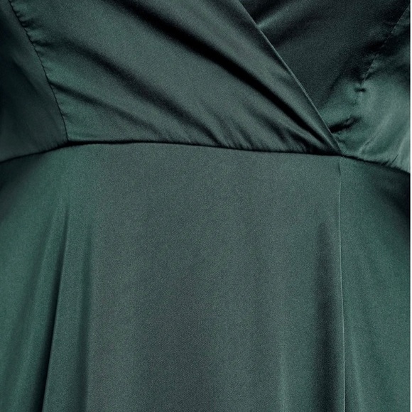 COPY - Lulu’s Emerald Green Satin Maxi Dress Size XS - Picture 5 of 10